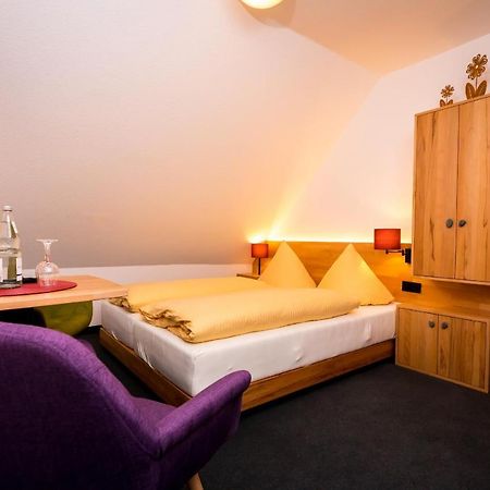 Wohlfuehlhotel Im Schlosspark - Self Checkin Willebadessen Ngoại thất bức ảnh