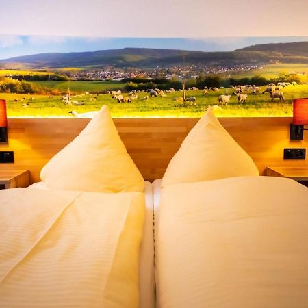 Wohlfuehlhotel Im Schlosspark - Self Checkin Willebadessen Ngoại thất bức ảnh