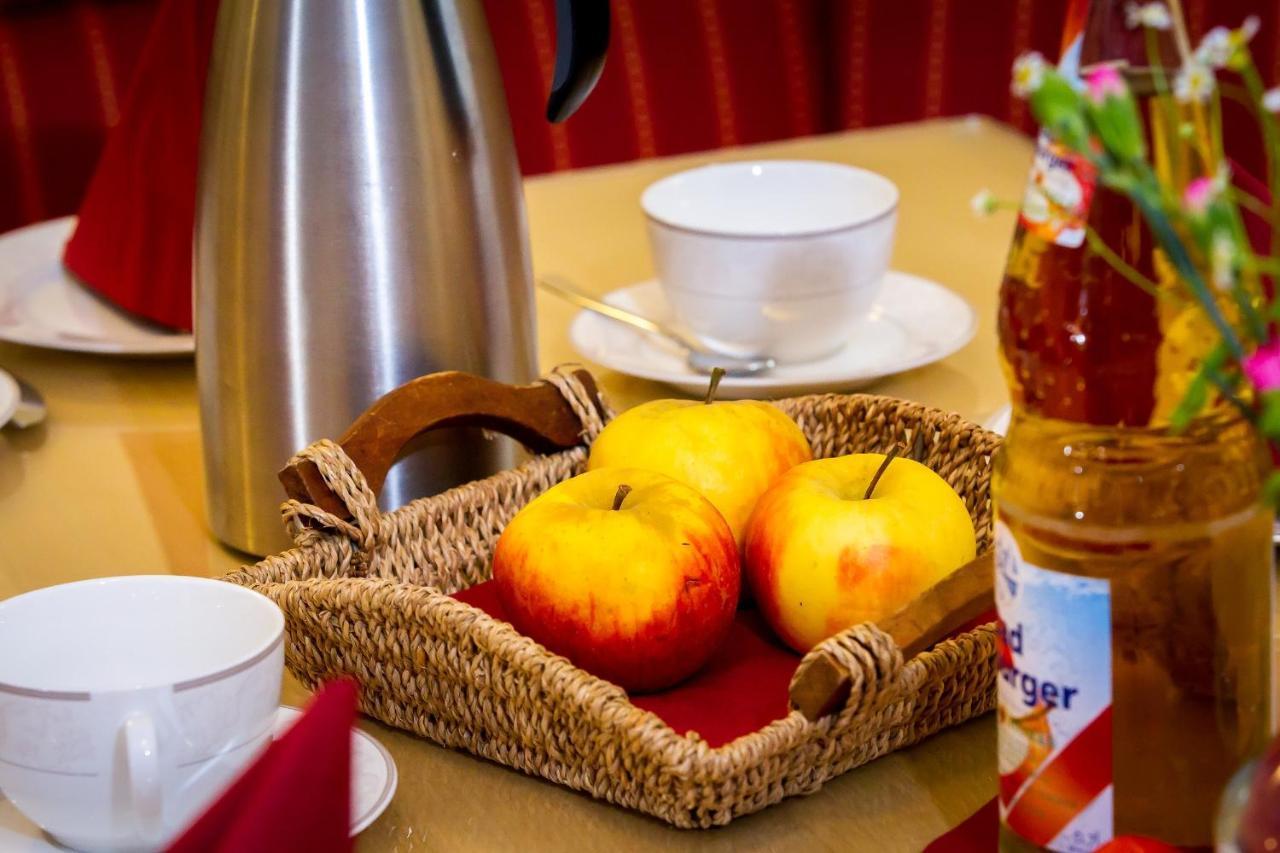 Wohlfuehlhotel Im Schlosspark - Self Checkin Willebadessen Ngoại thất bức ảnh