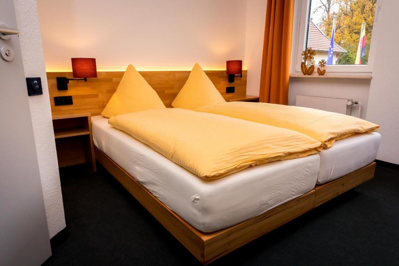 Wohlfuehlhotel Im Schlosspark - Self Checkin Willebadessen Ngoại thất bức ảnh